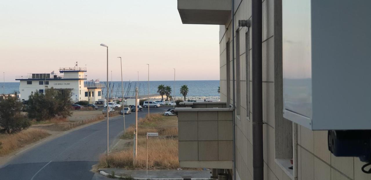 Appartamento Roma Casa Vacanza Sea House Rome 50 Metri Dal Mare Лидо-ди-Остия Экстерьер фото