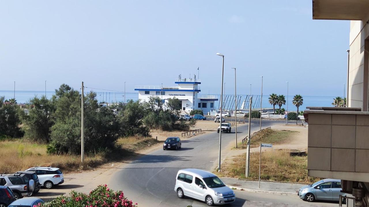 Appartamento Roma Casa Vacanza Sea House Rome 50 Metri Dal Mare Лидо-ди-Остия Экстерьер фото